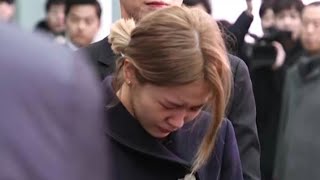 Heartwrenching video of Red Velvet Yeri crying at Jonghyun’s funeral goes viral [upl. by Millar]