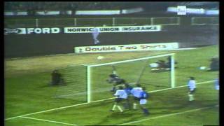 Goal di Capello  EnglandItaly 01 wembley stadium  14 novembre 1973mpg [upl. by Esalb370]