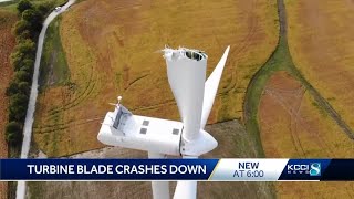 18000pound wind turbine blade breaks in Adair County [upl. by Hanah]