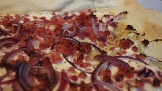 Flammkuchen  Rezept und Anleitung [upl. by Bautram868]