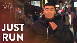 Park Seojun and Kim Dami make a run for it  Itaewon Class Ep 4 ENG SUB [upl. by Selinski369]