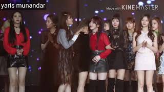 180110 BLACKPINK TWICE Suhyun AKMU Comfort About Yeri Crying at GDA 2018 [upl. by Lorna]