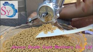 household manual animal feed pellet machinehand poultry fish feed extruder machine [upl. by Hsara]