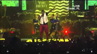 Macklemore amp Ryan Lewis  Cant hold us LIVE HD [upl. by Adnoral]