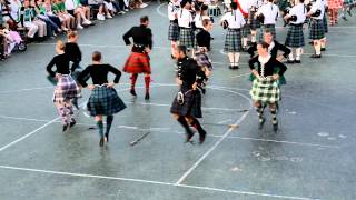 How to Scottish Dance  quotBroadswordsquot Dance [upl. by Laemaj]