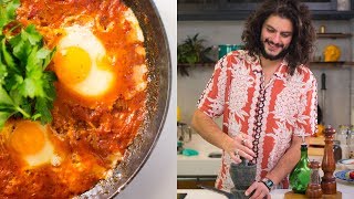 OVO COM MOLHO DE TOMATE  SHAKSHUKA  Receitas de Israel [upl. by Ecadnac]