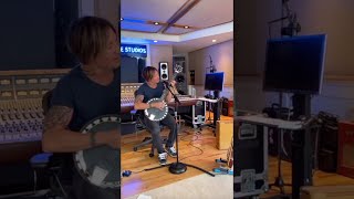 Keith Urban LIVE  Never Comin Down URBAN UNDERGROUND [upl. by Svend702]