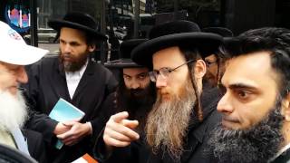 Yusuf Estes Dovid Weiss Ammaar Saeed Jewish Protest Zionist Supporting Gaza Palestine New York City [upl. by Tomchay728]