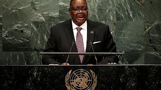 Video Malawi president heckled in parliament [upl. by Hillyer]