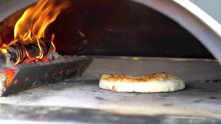 Come fare la pizza nel forno a legna Clementi Pulcinella [upl. by Aicirtal]